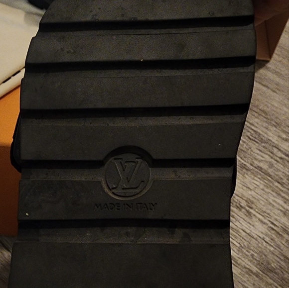 LV Pool Pillow Comfort Mule - Picture 3 of 7